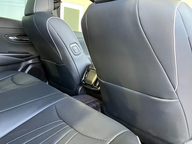 クラウンハイブリッド ＲＳアドバンス　サンルーフ・デジタルインナーミラー・黒本革シート・エアーシート・シートヒーター・パノラミックビューモニター・純正ＳＤナビ・Ｂｌｕｅｔｏｏｔｈオーディオ・フルセグ・純正エアロＦＲ・１５００Ｗ　ＡＣ・（76枚目）