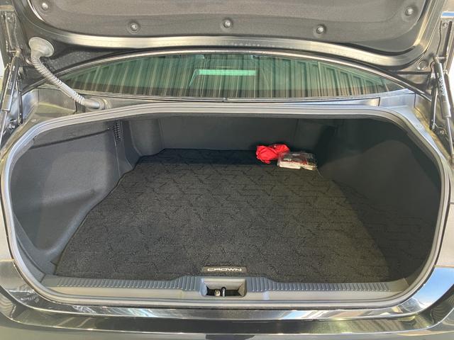 クラウンハイブリッド ＲＳアドバンス　サンルーフ・デジタルインナーミラー・黒本革シート・エアーシート・シートヒーター・パノラミックビューモニター・純正ＳＤナビ・Ｂｌｕｅｔｏｏｔｈオーディオ・フルセグ・純正エアロＦＲ・１５００Ｗ　ＡＣ・（80枚目）