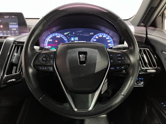 クラウンハイブリッド ＲＳアドバンス　サンルーフ・黒本革シート・エアーシート・シートヒーター・デジタルインナーミラー・パノラミックビューモニター・純正ＳＤナビ・Ｂｌｕｅｔｏｏｔｈオーディオ・フルセグ・パーキングアシスト・Ｂｌｕ－ｒａｙ再生（16枚目）