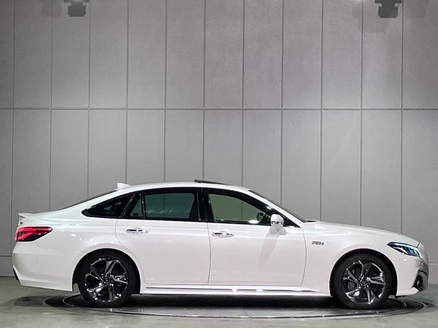 クラウンハイブリッド ＲＳアドバンス　サンルーフ・黒本革シート・エアーシート・シートヒーター・デジタルインナーミラー・パノラミックビューモニター・純正ＳＤナビ・Ｂｌｕｅｔｏｏｔｈオーディオ・フルセグ・パーキングアシスト・Ｂｌｕ－ｒａｙ再生（33枚目）