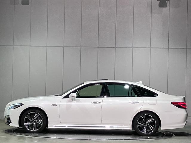 クラウンハイブリッド ＲＳアドバンス　サンルーフ・黒本革シート・エアーシート・シートヒーター・デジタルインナーミラー・パノラミックビューモニター・純正ＳＤナビ・Ｂｌｕｅｔｏｏｔｈオーディオ・フルセグ・パーキングアシスト・Ｂｌｕ－ｒａｙ再生（34枚目）