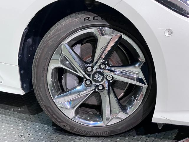 クラウンハイブリッド ＲＳアドバンス　サンルーフ・黒本革シート・エアーシート・シートヒーター・デジタルインナーミラー・パノラミックビューモニター・純正ＳＤナビ・Ｂｌｕｅｔｏｏｔｈオーディオ・フルセグ・パーキングアシスト・Ｂｌｕ－ｒａｙ再生（39枚目）