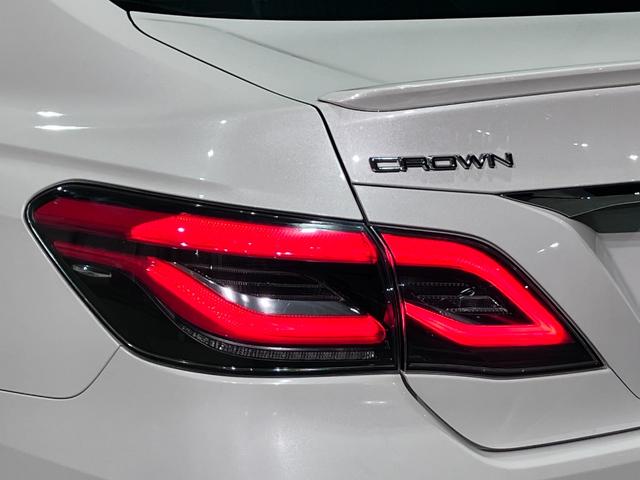 クラウンハイブリッド ＲＳアドバンス　サンルーフ・黒本革シート・エアーシート・シートヒーター・デジタルインナーミラー・パノラミックビューモニター・純正ＳＤナビ・Ｂｌｕｅｔｏｏｔｈオーディオ・フルセグ・パーキングアシスト・Ｂｌｕ－ｒａｙ再生（44枚目）