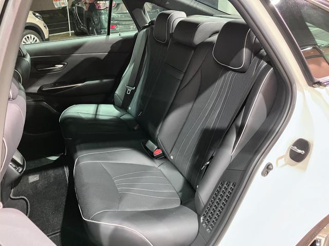 クラウンハイブリッド ＲＳアドバンス　サンルーフ・黒本革シート・エアーシート・シートヒーター・デジタルインナーミラー・パノラミックビューモニター・純正ＳＤナビ・Ｂｌｕｅｔｏｏｔｈオーディオ・フルセグ・パーキングアシスト・Ｂｌｕ－ｒａｙ再生（76枚目）