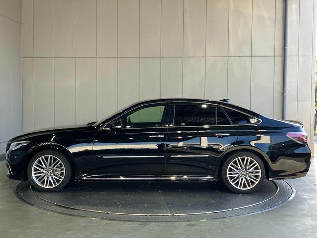 クラウンハイブリッド RS パノラミックビューモニター・純正SDナビ・Bluetoothオーディオ・フルセグ・ドラレコ・プリクラッシュセーフティー・レーダークルーズコントロール・レーンキープ・ブラインドスポットモニター・ETC・(35枚目)