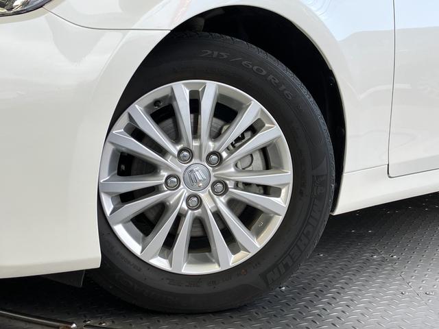 クラウンハイブリッド ロイヤルサルーン プリクラッシュセーフティー・レーダークルーズコントロール・コーナーセンサー・パワーシート・シートヒーター・オートディスチャージライト・純正HDDナビ・Bluetoothオーディオ・フルセグ・Bカメラ・(5枚目)