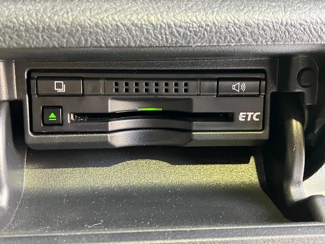 クラウンハイブリッド ロイヤルサルーン プリクラッシュセーフティー・レーダークルーズコントロール・コーナーセンサー・パワーシート・シートヒーター・オートディスチャージライト・純正HDDナビ・Bluetoothオーディオ・フルセグ・Bカメラ・(13枚目)