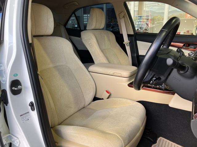 クラウンハイブリッド ロイヤルサルーン プリクラッシュセーフティー・レーダークルーズコントロール・コーナーセンサー・パワーシート・シートヒーター・オートディスチャージライト・純正HDDナビ・Bluetoothオーディオ・フルセグ・Bカメラ・(16枚目)