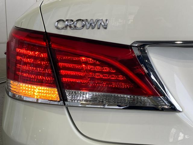 クラウンハイブリッド ロイヤルサルーン プリクラッシュセーフティー・レーダークルーズコントロール・コーナーセンサー・パワーシート・シートヒーター・オートディスチャージライト・純正HDDナビ・Bluetoothオーディオ・フルセグ・Bカメラ・(40枚目)
