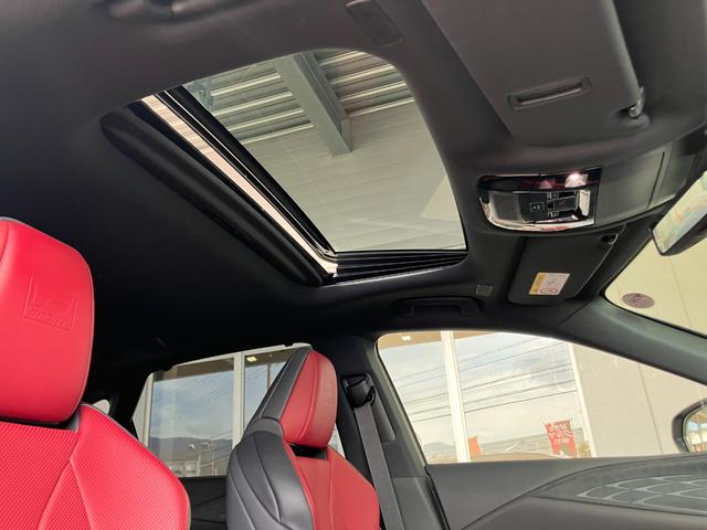 ＲＸ ＲＸ５００ｈ　Ｆスポーツパフォーマンス　ワンオーナー車・サンルーフ・オレンジブレーキキャリパー・パノラミックビューモニター・Ｂｌｕｅｔｏｏｔｈオーディオ・フルセグ・ナビ・パワートランク・デジタルインナーミラー・パーキングサポートブレーキ・（8枚目）