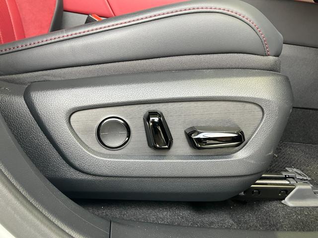 ＲＸ ＲＸ５００ｈ　Ｆスポーツパフォーマンス　ワンオーナー車・サンルーフ・オレンジブレーキキャリパー・パノラミックビューモニター・Ｂｌｕｅｔｏｏｔｈオーディオ・フルセグ・ナビ・パワートランク・デジタルインナーミラー・パーキングサポートブレーキ・（17枚目）