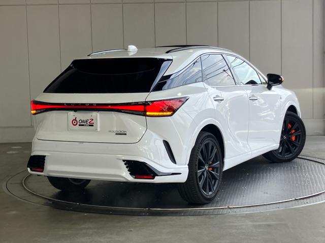 ＲＸ ＲＸ５００ｈ　Ｆスポーツパフォーマンス　ワンオーナー車・サンルーフ・オレンジブレーキキャリパー・パノラミックビューモニター・Ｂｌｕｅｔｏｏｔｈオーディオ・フルセグ・ナビ・パワートランク・デジタルインナーミラー・パーキングサポートブレーキ・（31枚目）