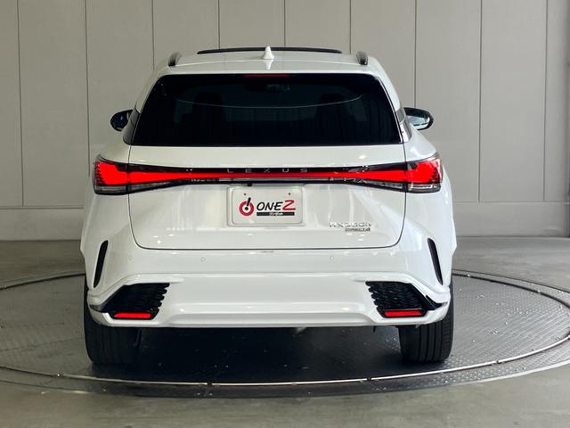 ＲＸ ＲＸ５００ｈ　Ｆスポーツパフォーマンス　ワンオーナー車・サンルーフ・オレンジブレーキキャリパー・パノラミックビューモニター・Ｂｌｕｅｔｏｏｔｈオーディオ・フルセグ・ナビ・パワートランク・デジタルインナーミラー・パーキングサポートブレーキ・（32枚目）