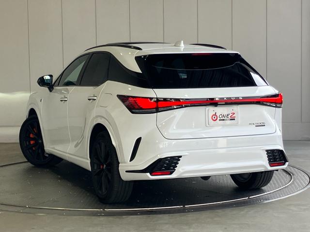 ＲＸ ＲＸ５００ｈ　Ｆスポーツパフォーマンス　ワンオーナー車・サンルーフ・オレンジブレーキキャリパー・パノラミックビューモニター・Ｂｌｕｅｔｏｏｔｈオーディオ・フルセグ・ナビ・パワートランク・デジタルインナーミラー・パーキングサポートブレーキ・（33枚目）