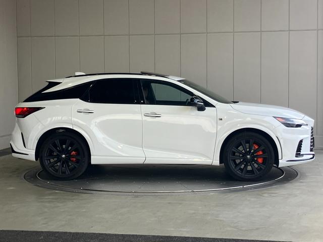ＲＸ ＲＸ５００ｈ　Ｆスポーツパフォーマンス　ワンオーナー車・サンルーフ・オレンジブレーキキャリパー・パノラミックビューモニター・Ｂｌｕｅｔｏｏｔｈオーディオ・フルセグ・ナビ・パワートランク・デジタルインナーミラー・パーキングサポートブレーキ・（34枚目）