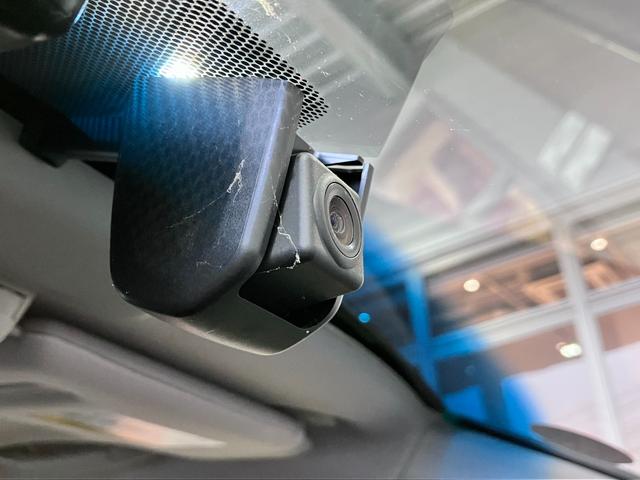 クラウンハイブリッド アスリートＧ　サンルーフ！パノラミックビューモニター・純正ＳＤナビ・Ｂｌｕｅｔｏｏｔｈオーディオ・フルセグ・黒本革シート・エアーシート・シートヒーター・プリクラッシュセーフティー！１８インチＡＷ！ドラレコ！（16枚目）