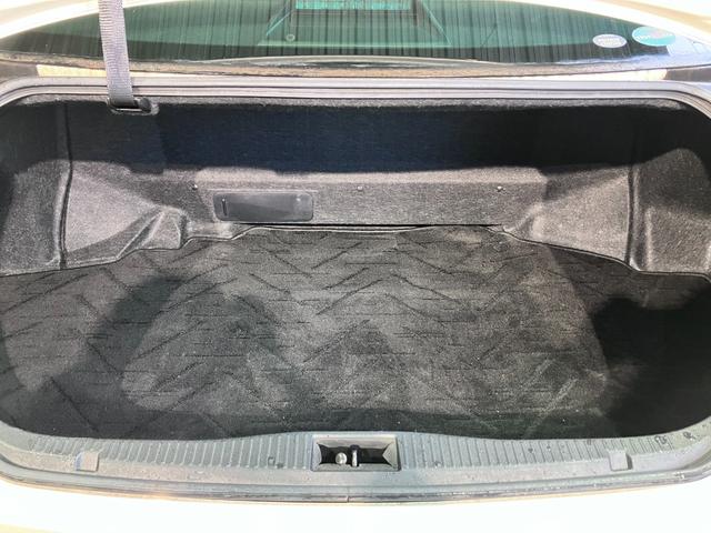 クラウンハイブリッド アスリートＧ　サンルーフ！パノラミックビューモニター・純正ＳＤナビ・Ｂｌｕｅｔｏｏｔｈオーディオ・フルセグ・黒本革シート・エアーシート・シートヒーター・プリクラッシュセーフティー！１８インチＡＷ！ドラレコ！（19枚目）