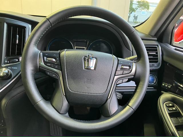 クラウンハイブリッド アスリートＧ　サンルーフ！パノラミックビューモニター・純正ＳＤナビ・Ｂｌｕｅｔｏｏｔｈオーディオ・フルセグ・黒本革シート・エアーシート・シートヒーター・プリクラッシュセーフティー！１８インチＡＷ！ドラレコ！（61枚目）