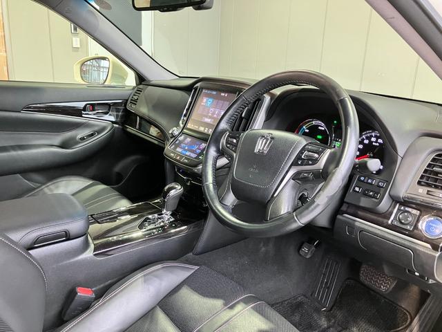 クラウンハイブリッド アスリートＧ　サンルーフ！パノラミックビューモニター・純正ＳＤナビ・Ｂｌｕｅｔｏｏｔｈオーディオ・フルセグ・黒本革シート・エアーシート・シートヒーター・プリクラッシュセーフティー！１８インチＡＷ！ドラレコ！（71枚目）