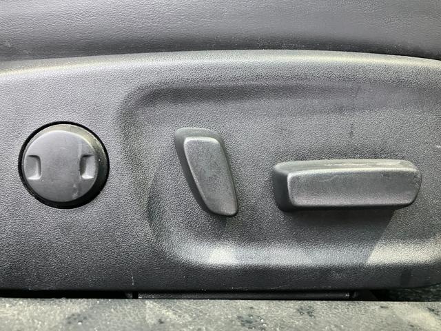 クラウンハイブリッド アスリートＧ　サンルーフ！パノラミックビューモニター・純正ＳＤナビ・Ｂｌｕｅｔｏｏｔｈオーディオ・フルセグ・黒本革シート・エアーシート・シートヒーター・プリクラッシュセーフティー！１８インチＡＷ！ドラレコ！（73枚目）