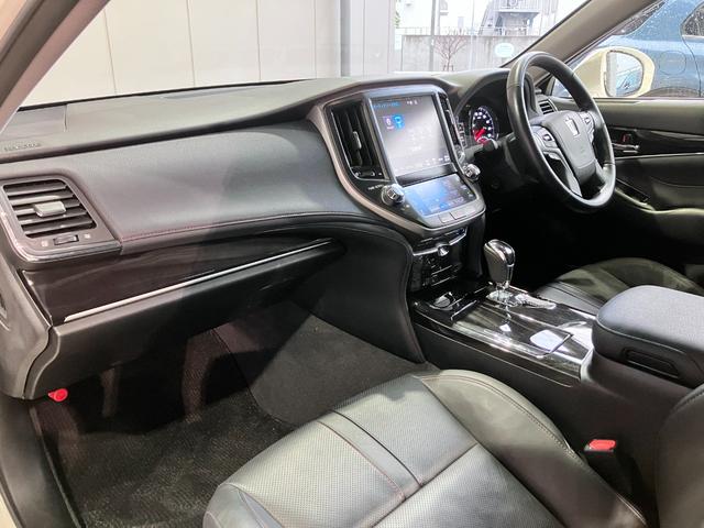 クラウンハイブリッド アスリートＧ　サンルーフ！パノラミックビューモニター・純正ＳＤナビ・Ｂｌｕｅｔｏｏｔｈオーディオ・フルセグ・黒本革シート・エアーシート・シートヒーター・プリクラッシュセーフティー！１８インチＡＷ！ドラレコ！（75枚目）