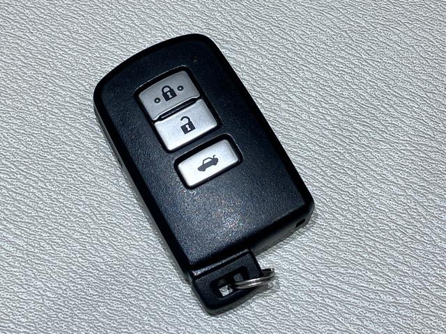 クラウンマジェスタ Fバージョン サンルーフ・ベージュ本革シート・エアーシート・シートヒーター・パワーシート・純正SDナビ・フルセグ・Bluetoothオーディオ・Bカメラ・コンビハンドル・ハンドルヒーター・リアコンソールスイッチ・(68枚目)