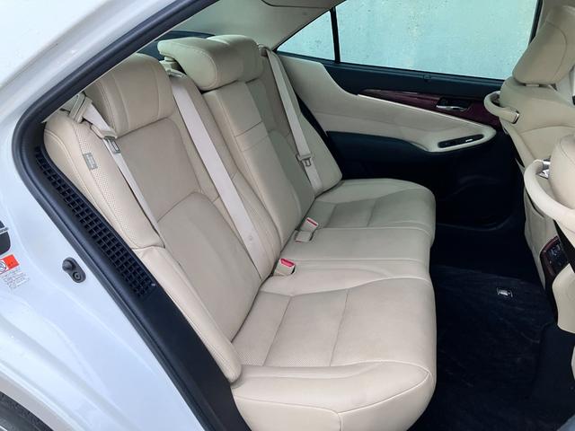 クラウンマジェスタ Fバージョン サンルーフ・ベージュ本革シート・エアーシート・シートヒーター・パワーシート・純正SDナビ・フルセグ・Bluetoothオーディオ・Bカメラ・コンビハンドル・ハンドルヒーター・リアコンソールスイッチ・(73枚目)