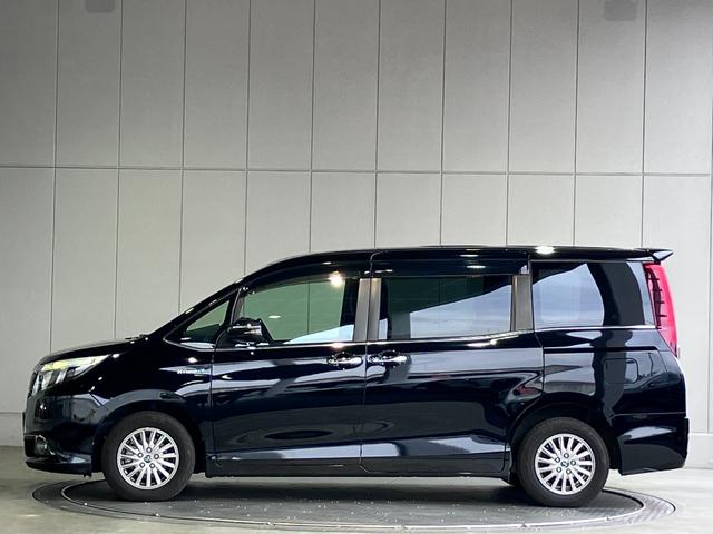 エスクァイア ハイブリッドＧｉ　ブラックテーラード　純正９インチＳＤナビ・Ｂｌｕｅｔｏｏｔｈオーディオ・フルセグ・Ｂカメラ・両側パワースライドドア・クルーズコントロール・プリクラッシュセーフティー・レーンキープ・シートヒーター・黒革調シート・７人乗り・（34枚目）