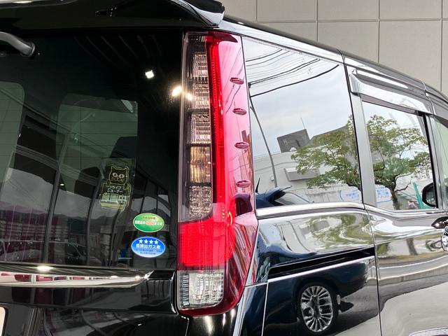 エスクァイア ハイブリッドＧｉ　ブラックテーラード　純正９インチＳＤナビ・Ｂｌｕｅｔｏｏｔｈオーディオ・フルセグ・Ｂカメラ・両側パワースライドドア・クルーズコントロール・プリクラッシュセーフティー・レーンキープ・シートヒーター・黒革調シート・７人乗り・（47枚目）