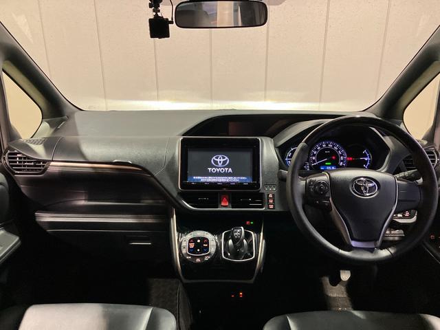 エスクァイア ハイブリッドＧｉ　ブラックテーラード　純正９インチＳＤナビ・Ｂｌｕｅｔｏｏｔｈオーディオ・フルセグ・Ｂカメラ・両側パワースライドドア・クルーズコントロール・プリクラッシュセーフティー・レーンキープ・シートヒーター・黒革調シート・７人乗り・（52枚目）