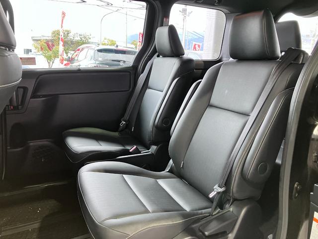 エスクァイア ハイブリッドＧｉ　ブラックテーラード　純正９インチＳＤナビ・Ｂｌｕｅｔｏｏｔｈオーディオ・フルセグ・Ｂカメラ・両側パワースライドドア・クルーズコントロール・プリクラッシュセーフティー・レーンキープ・シートヒーター・黒革調シート・７人乗り・（72枚目）