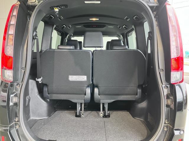 エスクァイア ハイブリッドＧｉ　ブラックテーラード　純正９インチＳＤナビ・Ｂｌｕｅｔｏｏｔｈオーディオ・フルセグ・Ｂカメラ・両側パワースライドドア・クルーズコントロール・プリクラッシュセーフティー・レーンキープ・シートヒーター・黒革調シート・７人乗り・（74枚目）