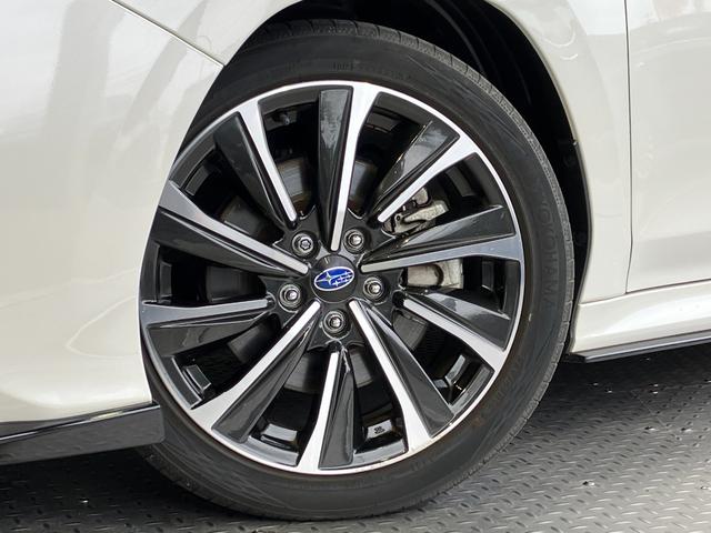 レヴォーグ ＳＴＩスポーツ　ＥＸ　ＳＴｉエアロＦＳＲ・マフラー・Ｒスポイラー・純正ナビ・Ｂｌｕｅｔｏｏｔｈオーディオ・フルセグ・Ｂカメラ・デジタルインナーミラー・黒赤コンビ革シート・シートヒーター・ブラインドスポットモニター・ＥＴＣ・（5枚目）