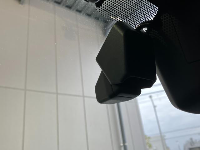 レヴォーグ ＳＴＩスポーツ　ＥＸ　ＳＴｉエアロＦＳＲ・マフラー・Ｒスポイラー・純正ナビ・Ｂｌｕｅｔｏｏｔｈオーディオ・フルセグ・Ｂカメラ・デジタルインナーミラー・黒赤コンビ革シート・シートヒーター・ブラインドスポットモニター・ＥＴＣ・（15枚目）