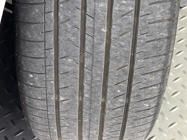 レヴォーグ ＳＴＩスポーツ　ＥＸ　ＳＴｉエアロＦＳＲ・マフラー・Ｒスポイラー・純正ナビ・Ｂｌｕｅｔｏｏｔｈオーディオ・フルセグ・Ｂカメラ・デジタルインナーミラー・黒赤コンビ革シート・シートヒーター・ブラインドスポットモニター・ＥＴＣ・（21枚目）