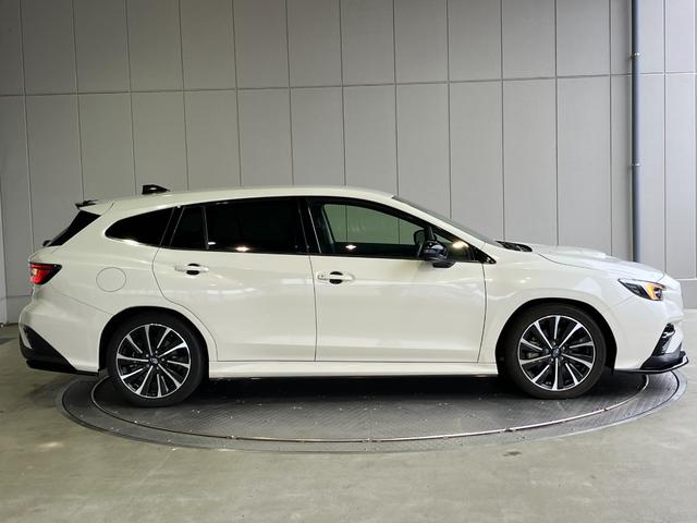 レヴォーグ ＳＴＩスポーツ　ＥＸ　ＳＴｉエアロＦＳＲ・マフラー・Ｒスポイラー・純正ナビ・Ｂｌｕｅｔｏｏｔｈオーディオ・フルセグ・Ｂカメラ・デジタルインナーミラー・黒赤コンビ革シート・シートヒーター・ブラインドスポットモニター・ＥＴＣ・（34枚目）