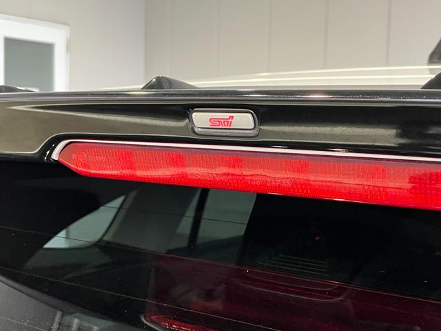 レヴォーグ ＳＴＩスポーツ　ＥＸ　ＳＴｉエアロＦＳＲ・マフラー・Ｒスポイラー・純正ナビ・Ｂｌｕｅｔｏｏｔｈオーディオ・フルセグ・Ｂカメラ・デジタルインナーミラー・黒赤コンビ革シート・シートヒーター・ブラインドスポットモニター・ＥＴＣ・（38枚目）