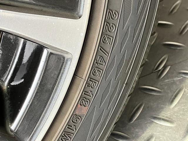 レヴォーグ ＳＴＩスポーツ　ＥＸ　ＳＴｉエアロＦＳＲ・マフラー・Ｒスポイラー・純正ナビ・Ｂｌｕｅｔｏｏｔｈオーディオ・フルセグ・Ｂカメラ・デジタルインナーミラー・黒赤コンビ革シート・シートヒーター・ブラインドスポットモニター・ＥＴＣ・（52枚目）