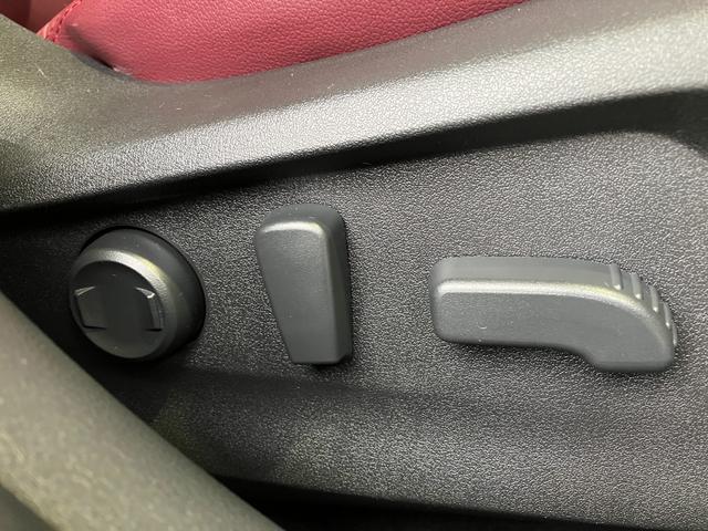 レヴォーグ ＳＴＩスポーツ　ＥＸ　ＳＴｉエアロＦＳＲ・マフラー・Ｒスポイラー・純正ナビ・Ｂｌｕｅｔｏｏｔｈオーディオ・フルセグ・Ｂカメラ・デジタルインナーミラー・黒赤コンビ革シート・シートヒーター・ブラインドスポットモニター・ＥＴＣ・（74枚目）