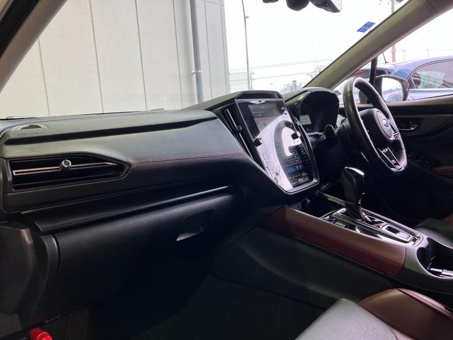 レヴォーグ ＳＴＩスポーツ　ＥＸ　ＳＴｉエアロＦＳＲ・マフラー・Ｒスポイラー・純正ナビ・Ｂｌｕｅｔｏｏｔｈオーディオ・フルセグ・Ｂカメラ・デジタルインナーミラー・黒赤コンビ革シート・シートヒーター・ブラインドスポットモニター・ＥＴＣ・（77枚目）