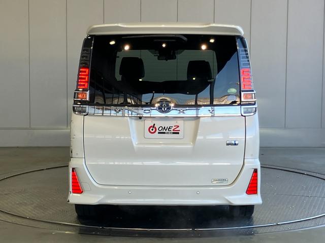 ヴォクシー ハイブリッドＺＳ　煌ＩＩＩ　９インチＳＤナビ・Ｂｌｕｅｔｏｏｔｈオーディオ・フルセグ・Ｂカメラ・フリップダウンモニター・両側パワースライド・クルーズコントロール・２．０ＥＴＣ・プリクラッシュセーフティー・レーンキープ・純正ＡＷ（33枚目）