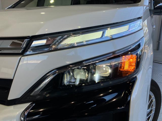 ヴォクシー ハイブリッドＺＳ　煌ＩＩＩ　９インチＳＤナビ・Ｂｌｕｅｔｏｏｔｈオーディオ・フルセグ・Ｂカメラ・フリップダウンモニター・両側パワースライド・クルーズコントロール・２．０ＥＴＣ・プリクラッシュセーフティー・レーンキープ・純正ＡＷ（42枚目）