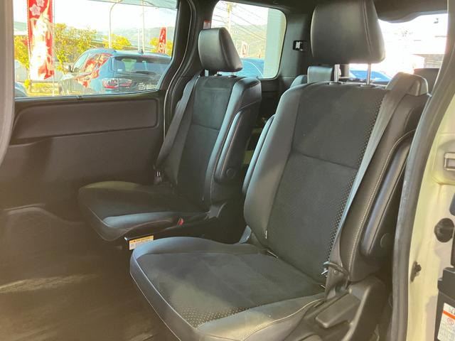 ヴォクシー ハイブリッドＺＳ　煌ＩＩＩ　９インチＳＤナビ・Ｂｌｕｅｔｏｏｔｈオーディオ・フルセグ・Ｂカメラ・フリップダウンモニター・両側パワースライド・クルーズコントロール・２．０ＥＴＣ・プリクラッシュセーフティー・レーンキープ・純正ＡＷ（76枚目）