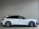 ベースグレード　ライティング　パッケージ・ラグジュアリーパッケージ　Ｓ　ファインナッパレザー・ダーク　Ａｕｄｉ　ｒｉｎｇｓ　＆　ブラックスタイリングパッケージ・ファインナッパレザー・カラードブレーキキャリパー　レッド（33枚目）