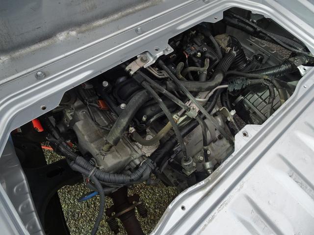 サンバートラック TB 5速マニュアル エアコン パワステ 運転席エアバック 純正ラジオ ETC ドアバイザー 荷台ゴムマット メッキミラーカバー メッキグリルカバー(12枚目)