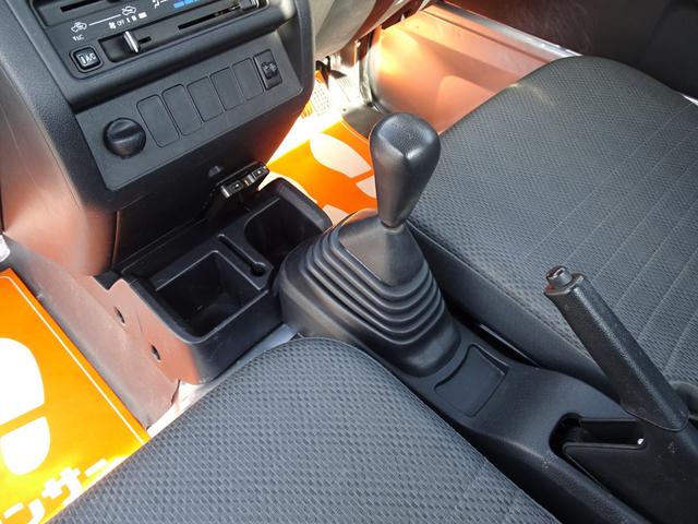 サンバートラック TB 5速マニュアル エアコン パワステ 運転席エアバック 純正ラジオ ETC ドアバイザー 荷台ゴムマット メッキミラーカバー メッキグリルカバー(18枚目)