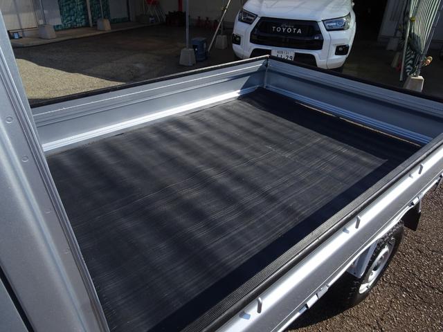 サンバートラック TB 5速マニュアル エアコン パワステ 運転席エアバック 純正ラジオ ETC ドアバイザー 荷台ゴムマット メッキミラーカバー メッキグリルカバー(33枚目)