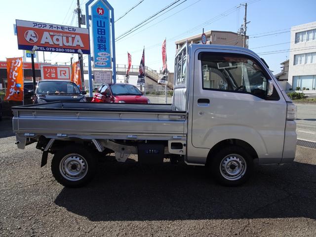 サンバートラック TB 5速マニュアル エアコン パワステ 運転席エアバック 純正ラジオ ETC ドアバイザー 荷台ゴムマット メッキミラーカバー メッキグリルカバー(34枚目)