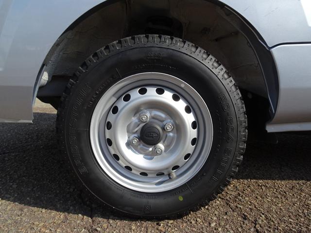 サンバートラック TB 5速マニュアル エアコン パワステ 運転席エアバック 純正ラジオ ETC ドアバイザー 荷台ゴムマット メッキミラーカバー メッキグリルカバー(44枚目)