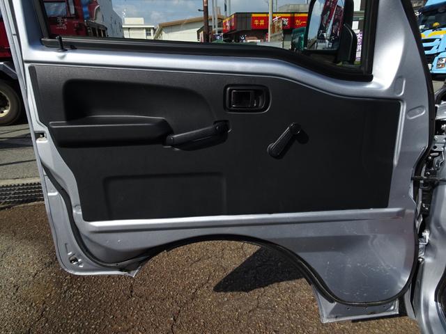 サンバートラック TB 5速マニュアル エアコン パワステ 運転席エアバック 純正ラジオ ETC ドアバイザー 荷台ゴムマット メッキミラーカバー メッキグリルカバー(51枚目)